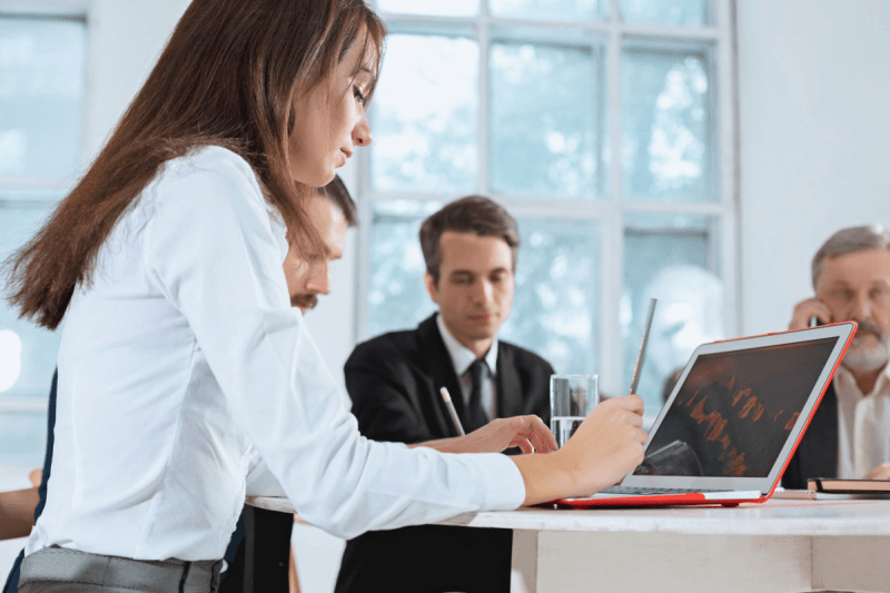 ÜST DÜZEY YÖNETİCİ ASİSTANLIĞI KURSU