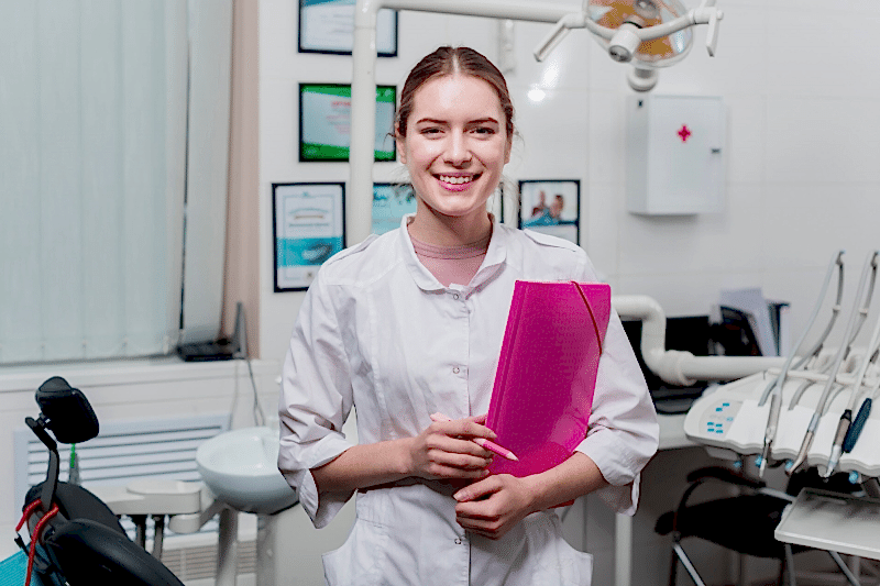 DİŞ HEKİMİ ASİSTANLIĞI KURSU